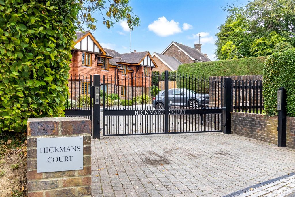 Property photo 1 of 14 Denmans Lane, Hickmans Court, 4-015.Jpg