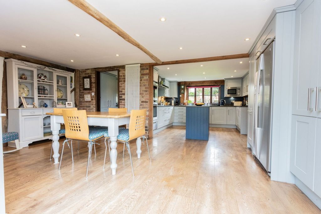 Property photo 3 of 17