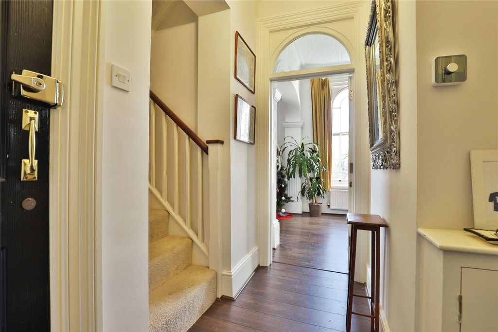 Property photo 2 of 19 Picture No. 26