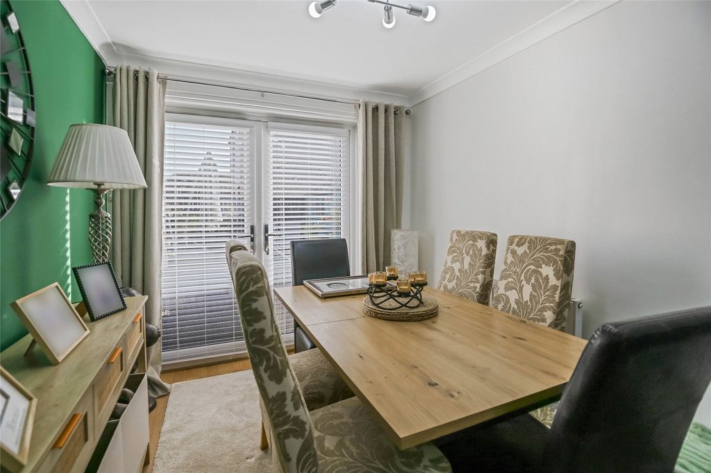 Property photo 3 of 15 Dining Area