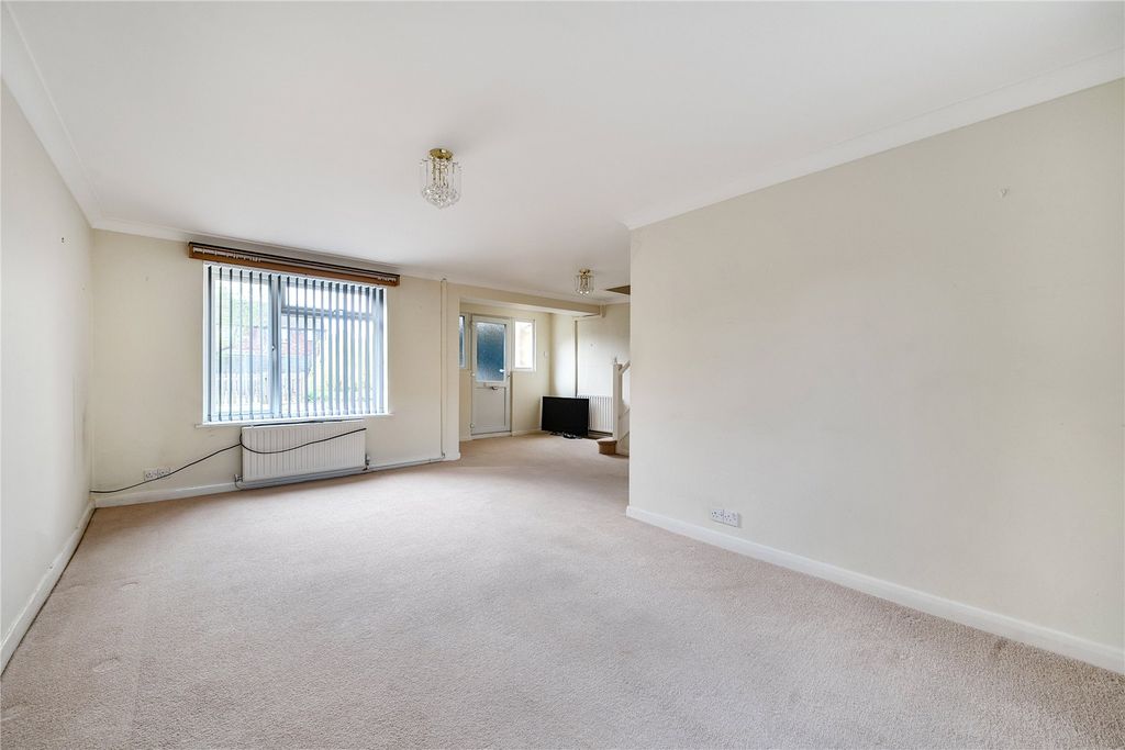 Property photo 3 of 16 Picture No. 11