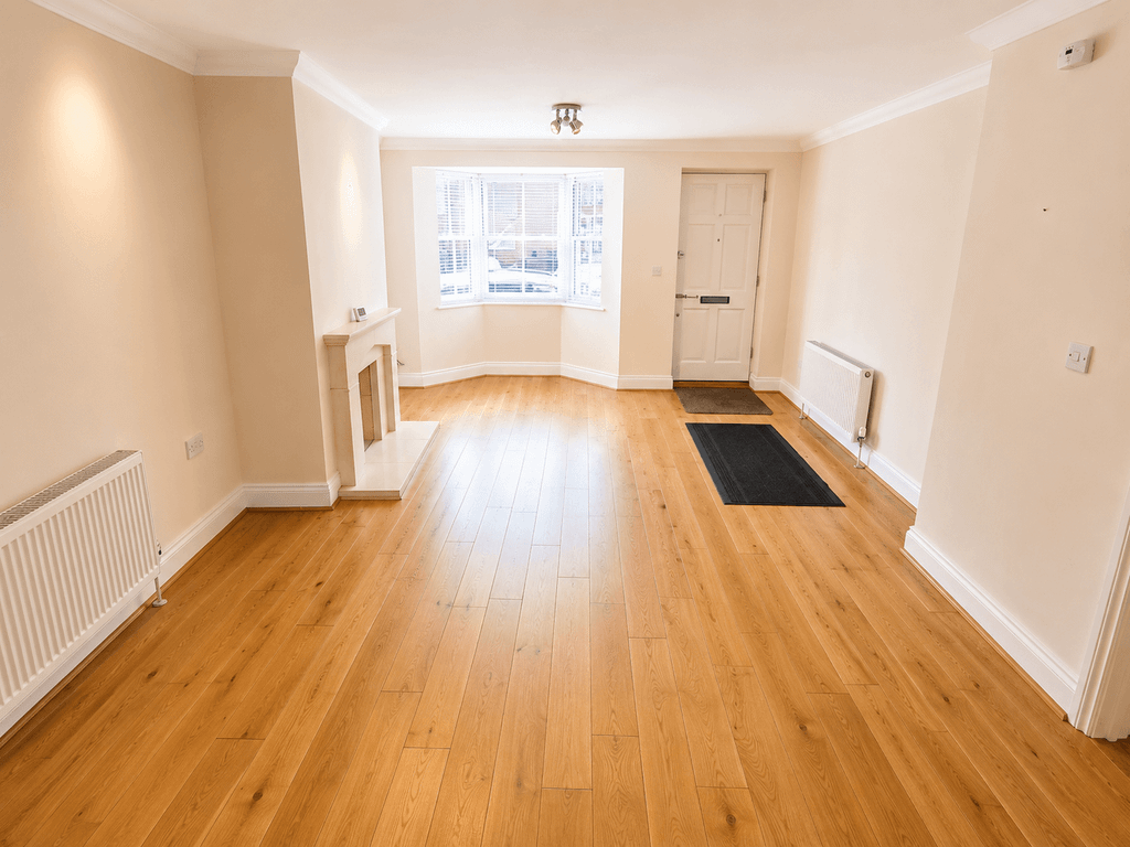 Property photo 3 of 11 Gallery