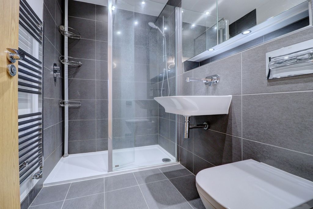 Property photo 3 of 18 Picture No. 23