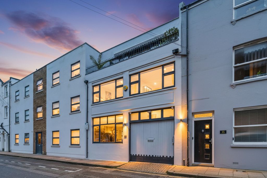 Property photo 1 of 34