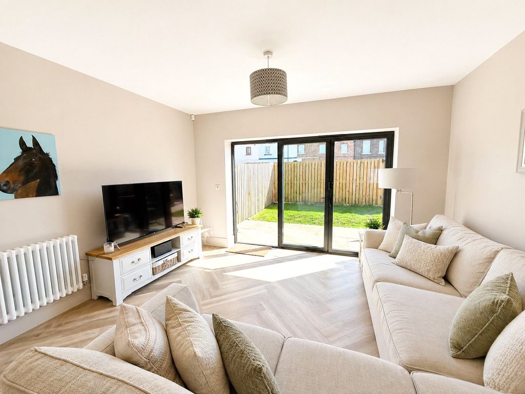 Property photo 2 of 19 Picture No. 05
