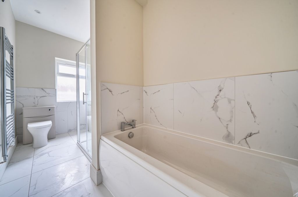 Additional image 9 of 3 bed detached bungalow for saleNewark Road, North Hykeham, Lincoln, Lincolnshire LN6