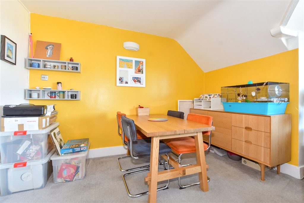 Property photo 3 of 13 Lounge