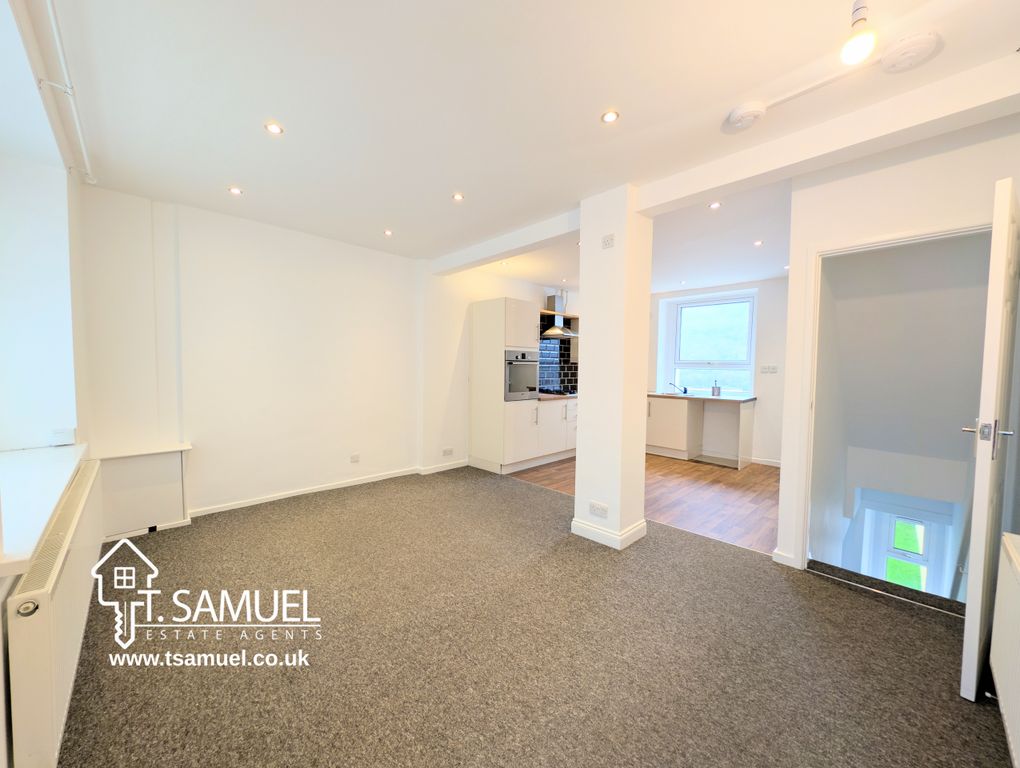 Property photo 2 of 19 Living Room