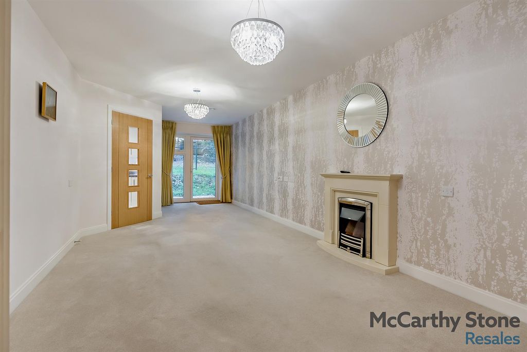 Property photo 3 of 11 8668459-Interior11-800.Jpg