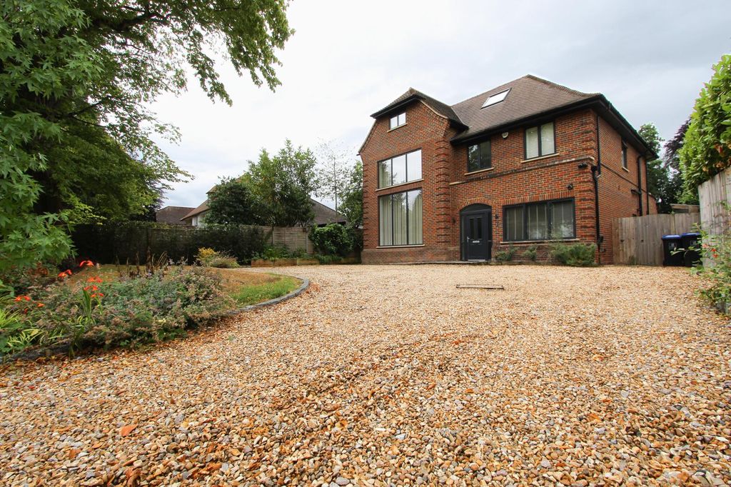 Property photo 1 of 34