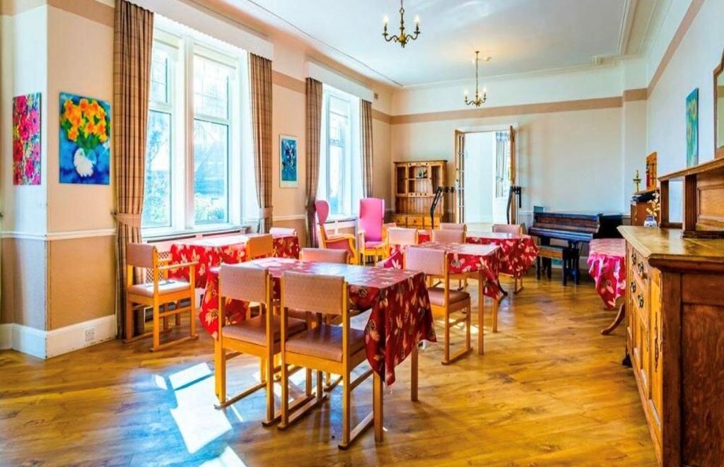 Property photo 2 of 9