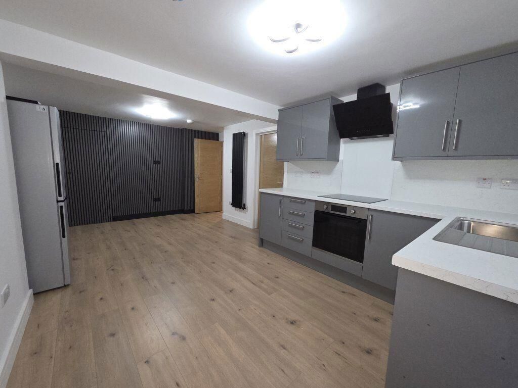 Property photo 1 of 11 Kitchen