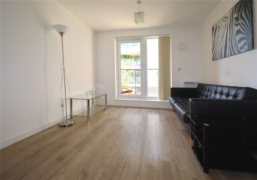 Property photo 3 of 8 Picture No. 12
