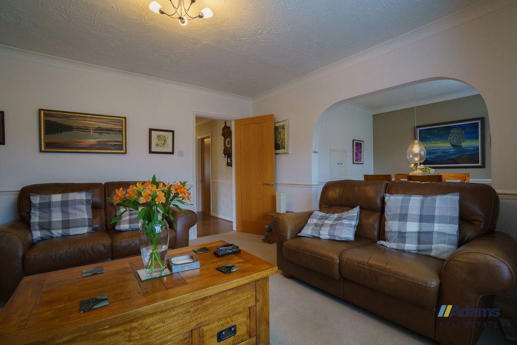 Property photo 3 of 34