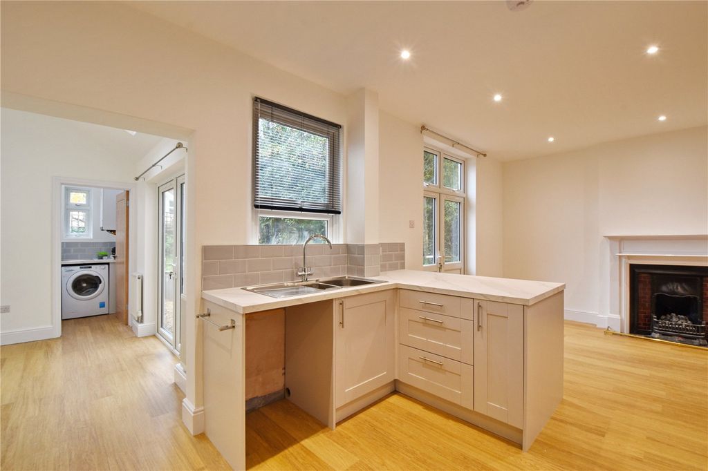 Property photo 3 of 16 Picture No. 09