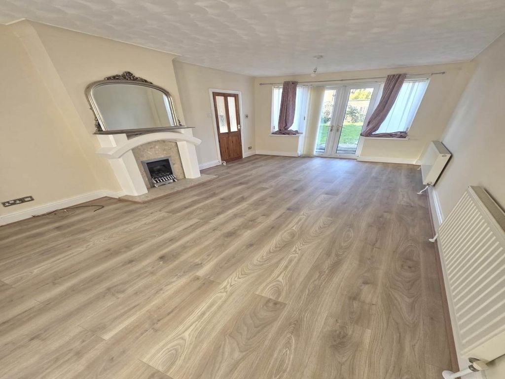 Property photo 1 of 8 2Ae2d472-B5Ac-4A31-A2A4-0d788ba3B7dc
