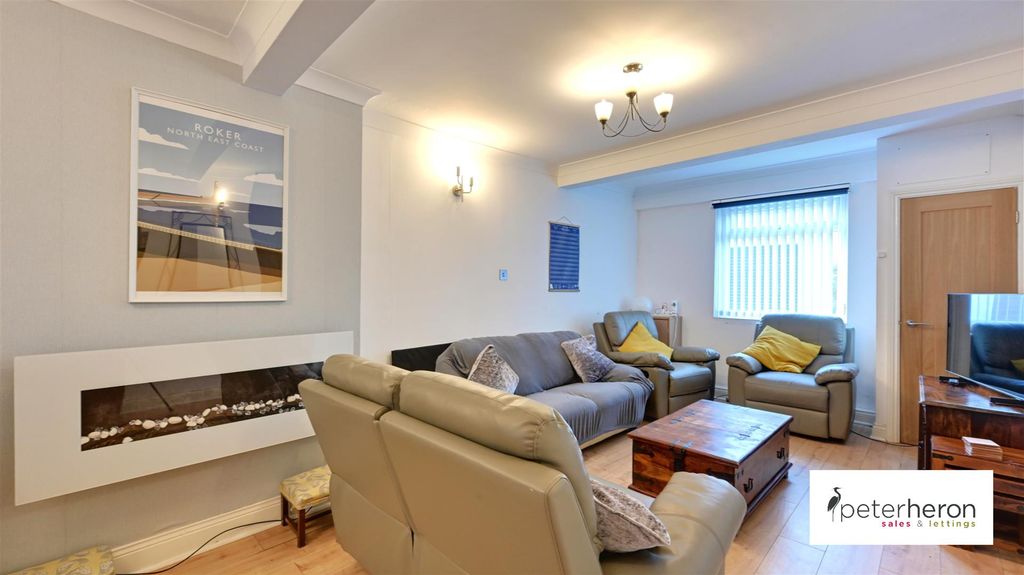 Property photo 3 of 19 Lounge/Dining Room