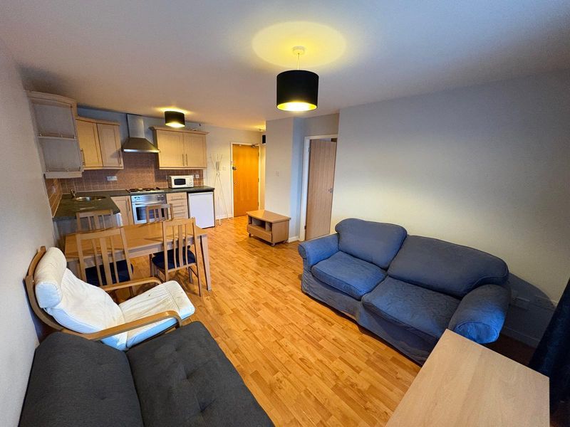 Property photo 3 of 6 Lounge