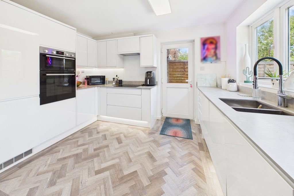 Property photo 3 of 22