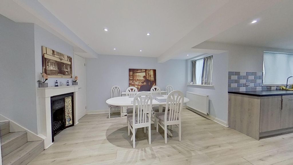 Property photo 2 of 29 17George-Street-11132024_160028