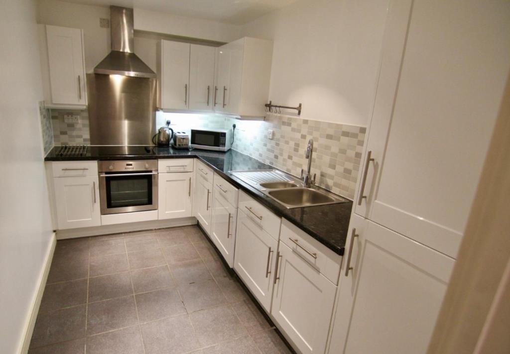 Property photo 2 of 12 Kitchen