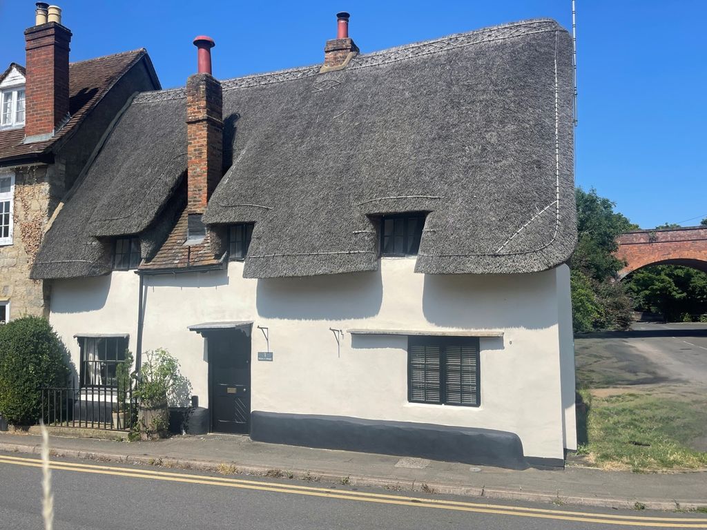 Property photo 1 of 27 Mitre Cottage2