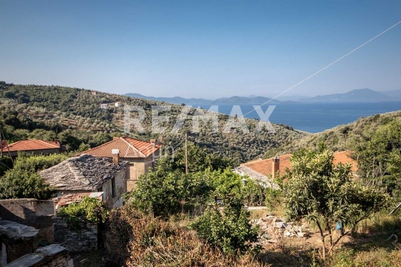 Property photo 2 of 25