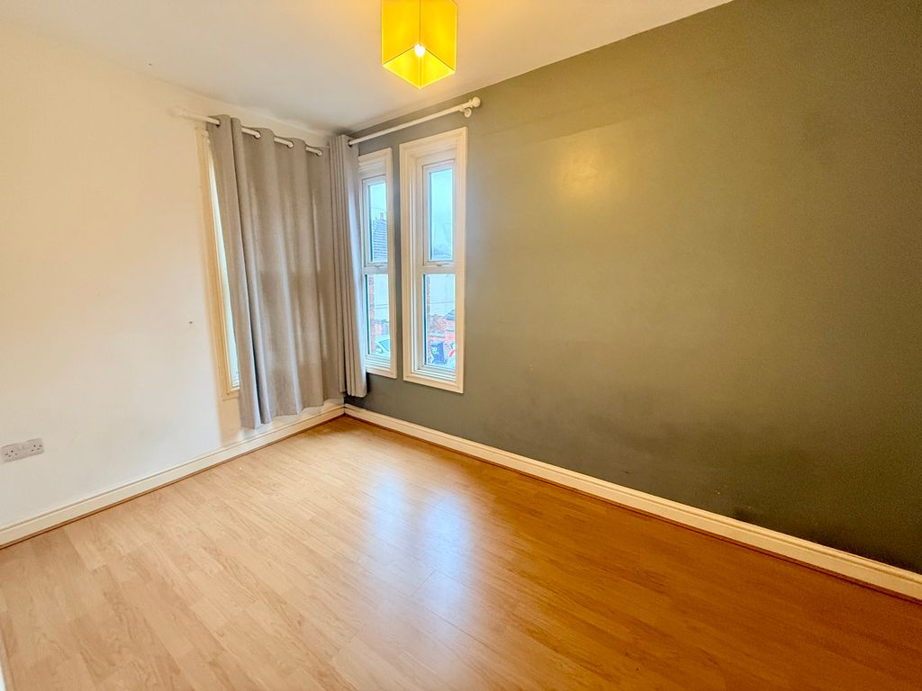 Property photo 3 of 6