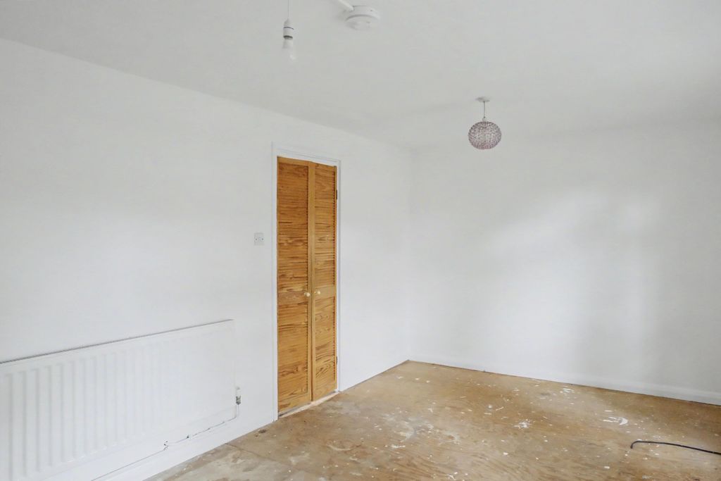 Property photo 3 of 18 25 Radnor Grove, Hillingdon, Uxbridge, Middlesex, Ub10 0Et