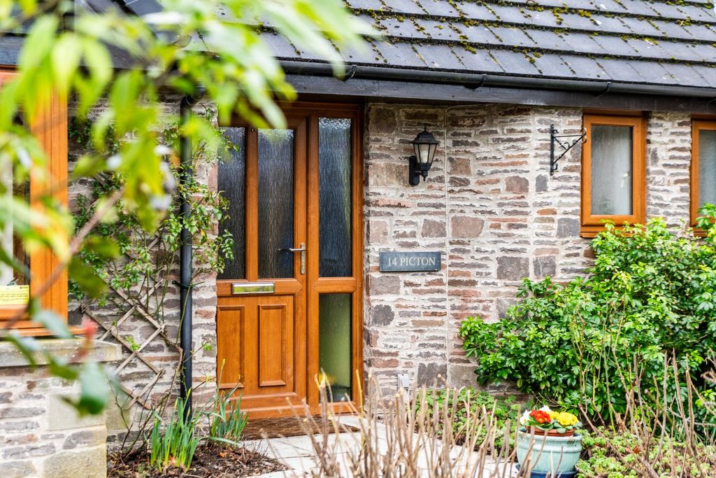 Property photo 3 of 59