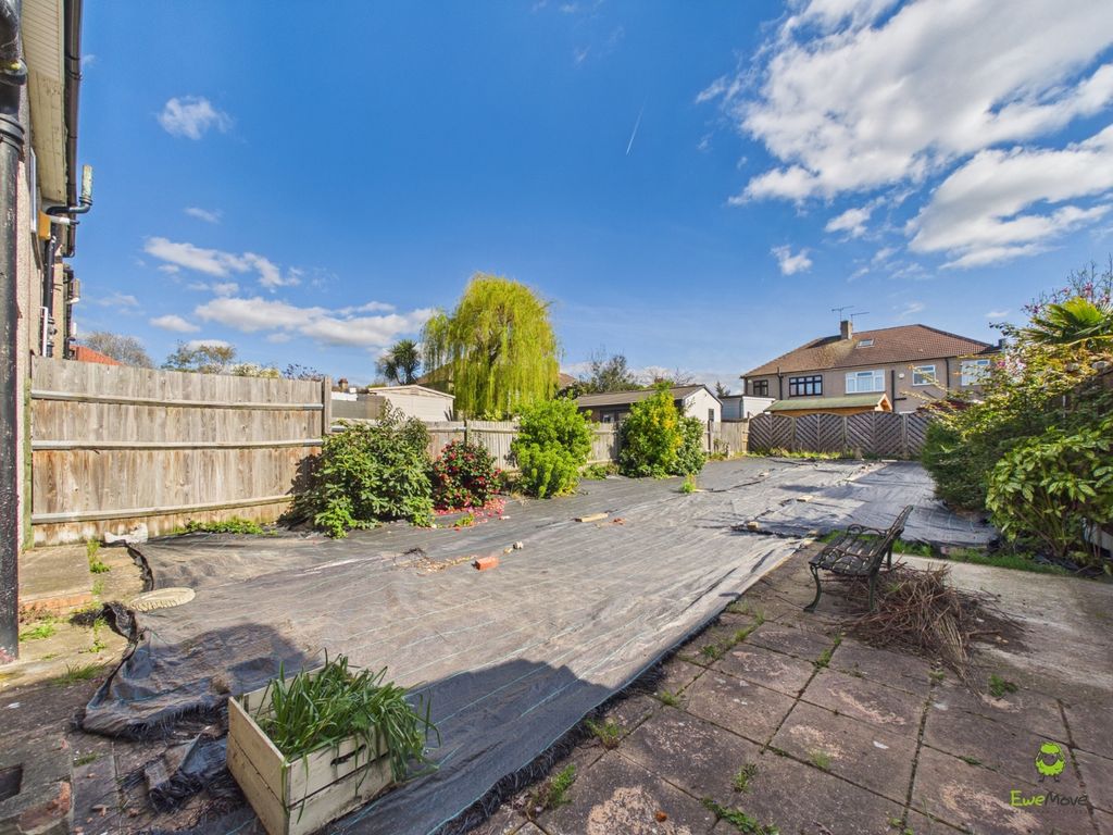 Property photo 2 of 10 Cam02615G0-Pr0184-Still010