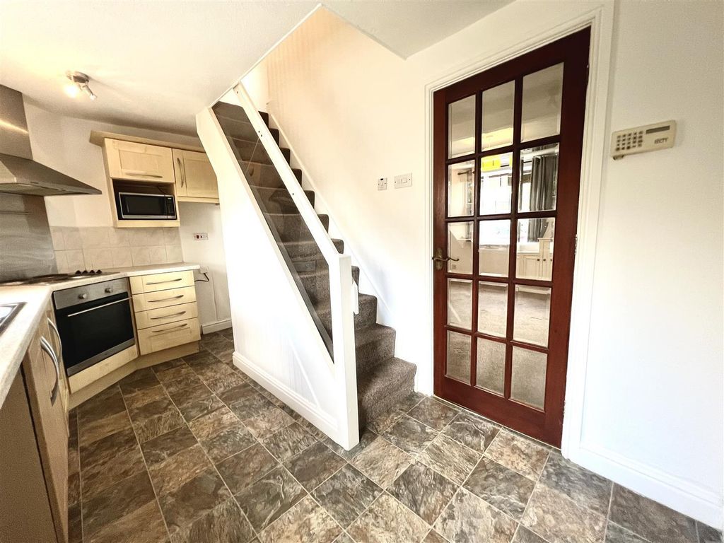 Property photo 3 of 7 Kitchen