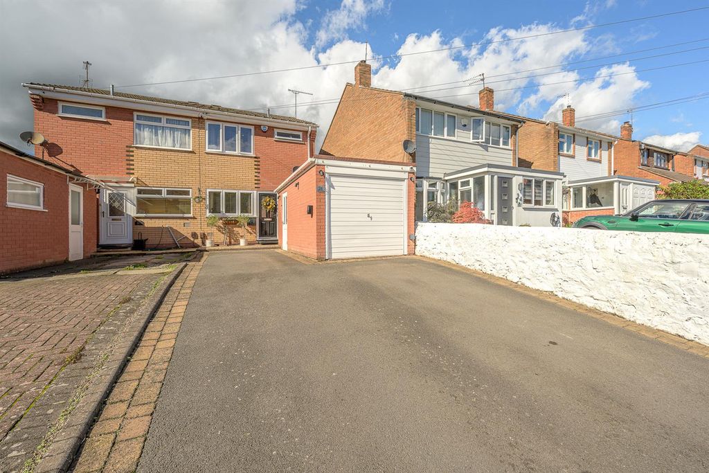Property photo 1 of 27