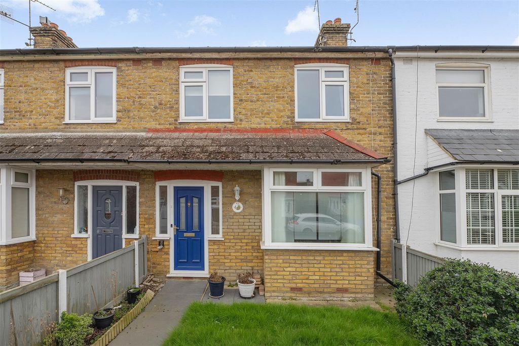 Property photo 1 of 16 Westmeads Road, Whitstable