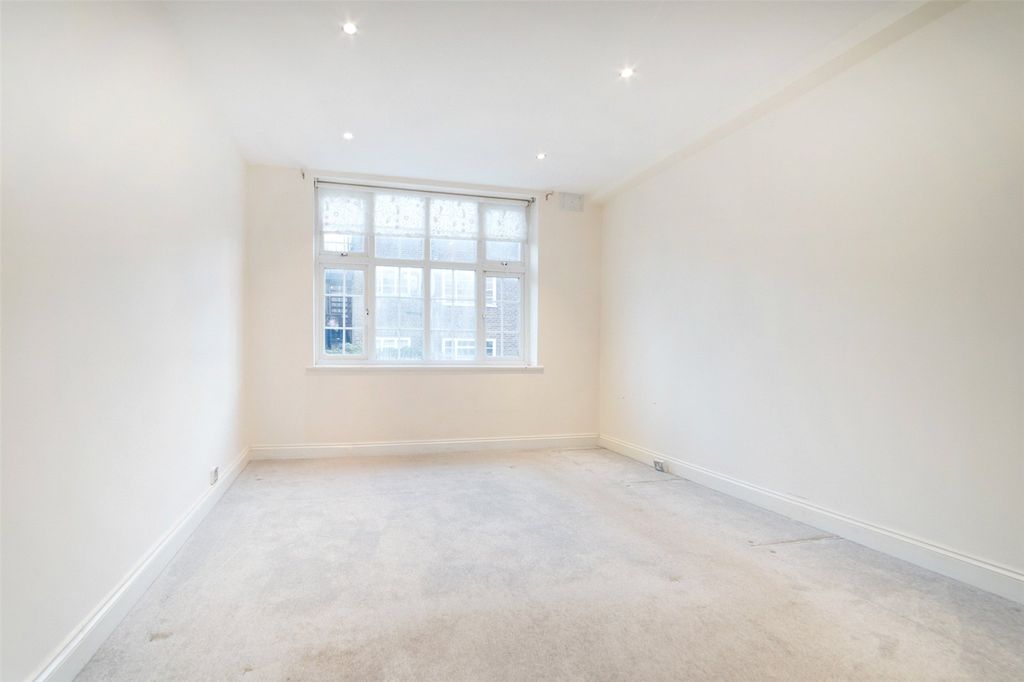 Property photo 3 of 9 Picture No. 02