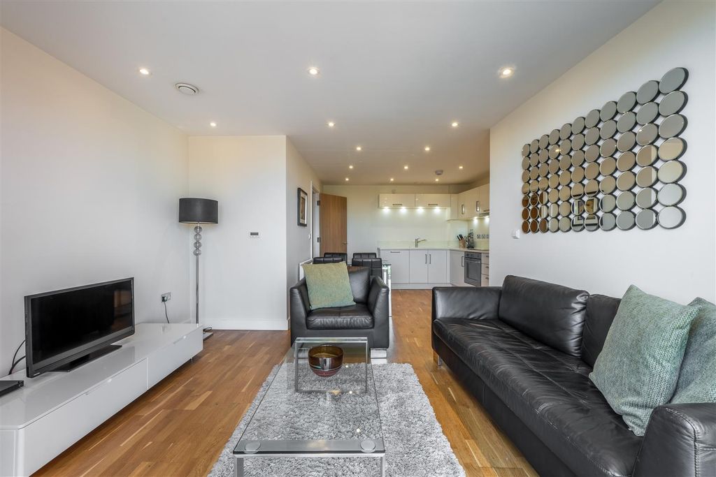 Property photo 2 of 14 Reception Room