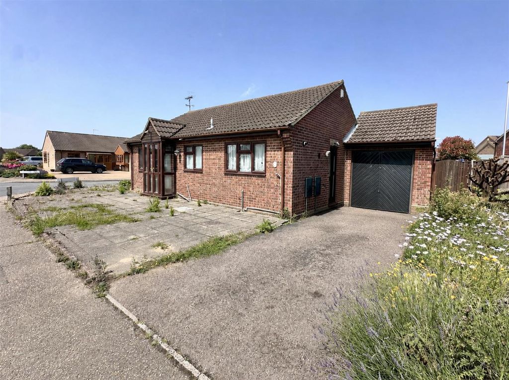 Property photo 1 of 17 Outside Front