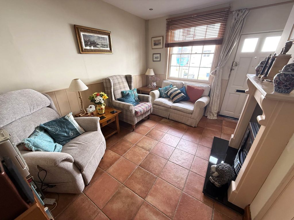 Property photo 2 of 11