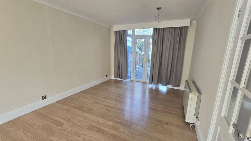 Property photo 3 of 12 Picture No. 10