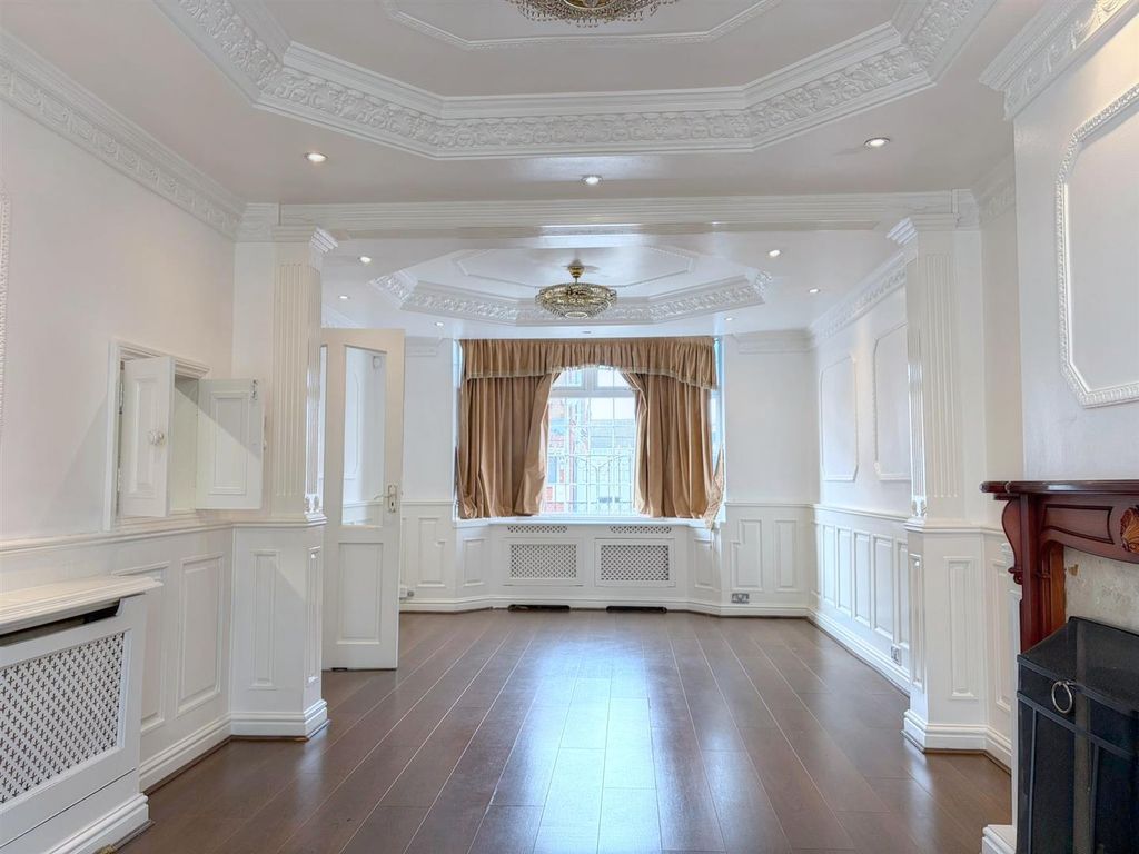 Property photo 3 of 21 Lounge Dining.Jpg