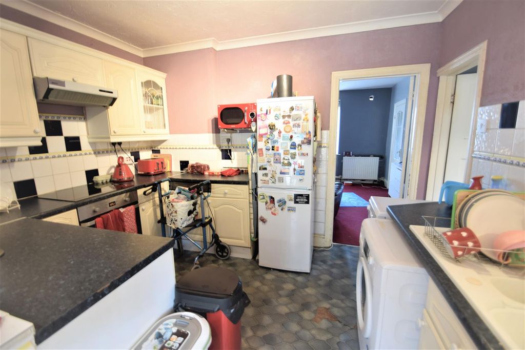 Property photo 2 of 13