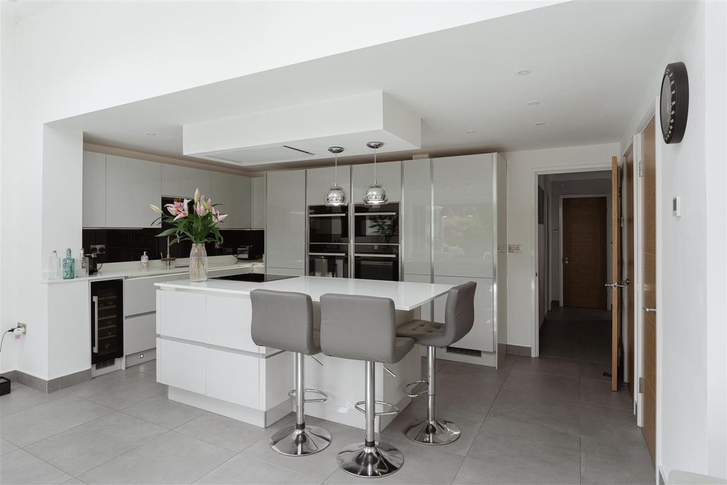 Property photo 3 of 16 9.Jpg