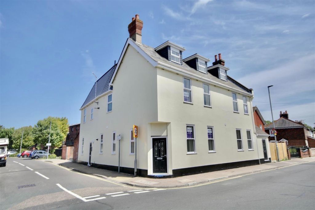 Property photo 2 of 13 F188265B-761B-4F51-85Fa-C27E8C0A6CD7_1_201_A.Jpeg