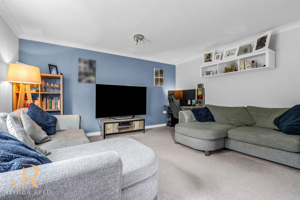 Property photo 3 of 11 Internal-8.Jpg