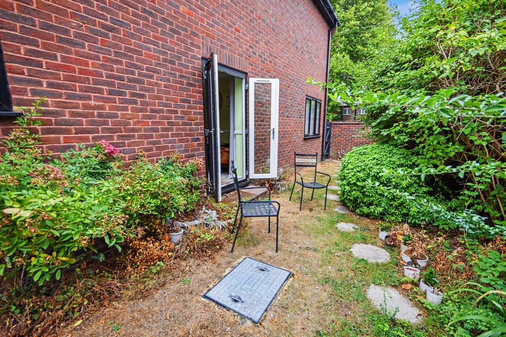 Property photo 2 of 7