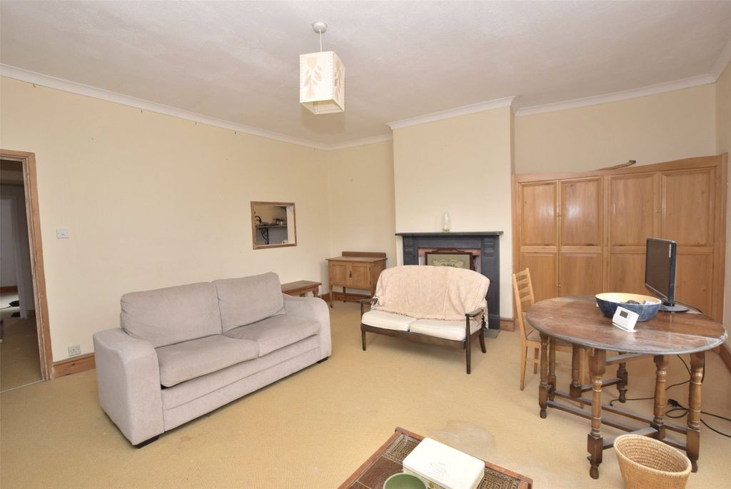 Property photo 3 of 9 Living Room