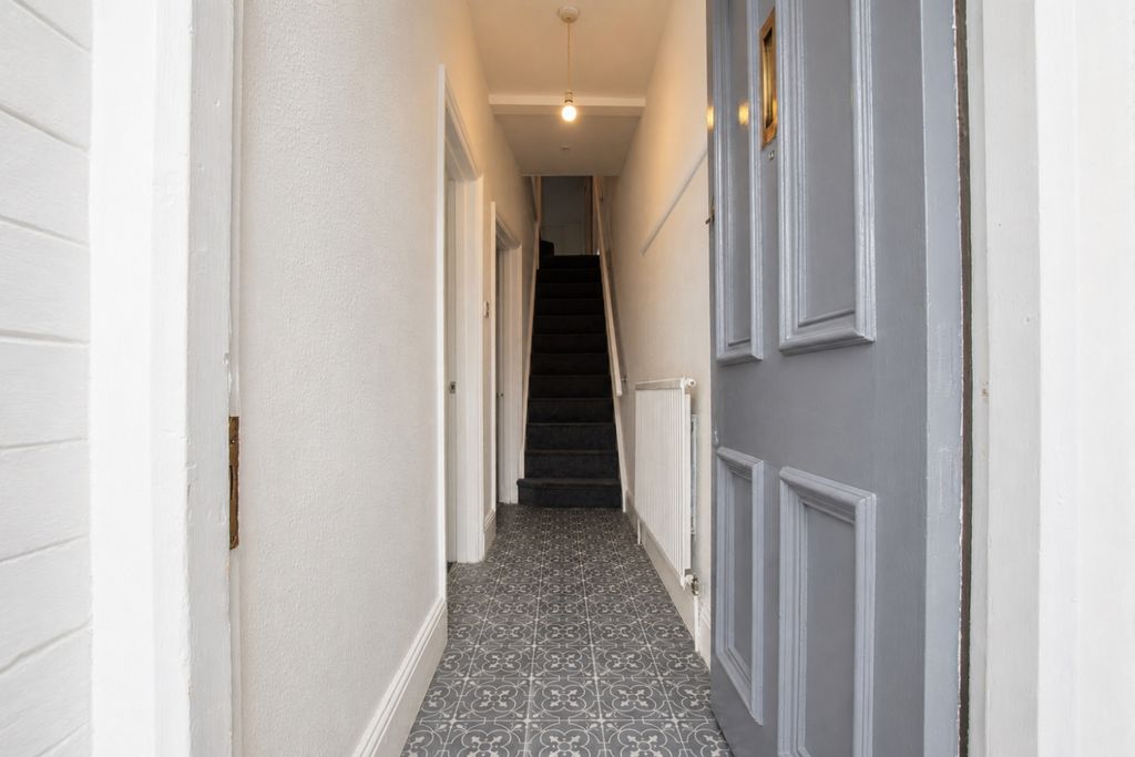 Property photo 3 of 23 Fh