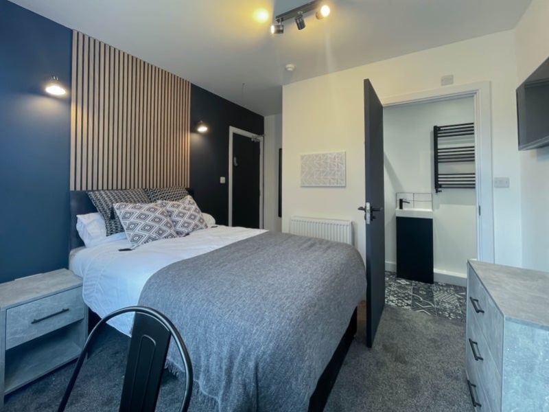 Property photo 1 of 8 100572439