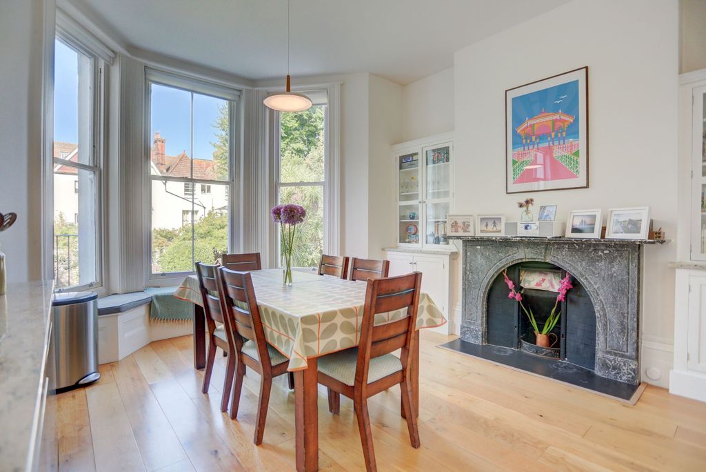 Property photo 3 of 29