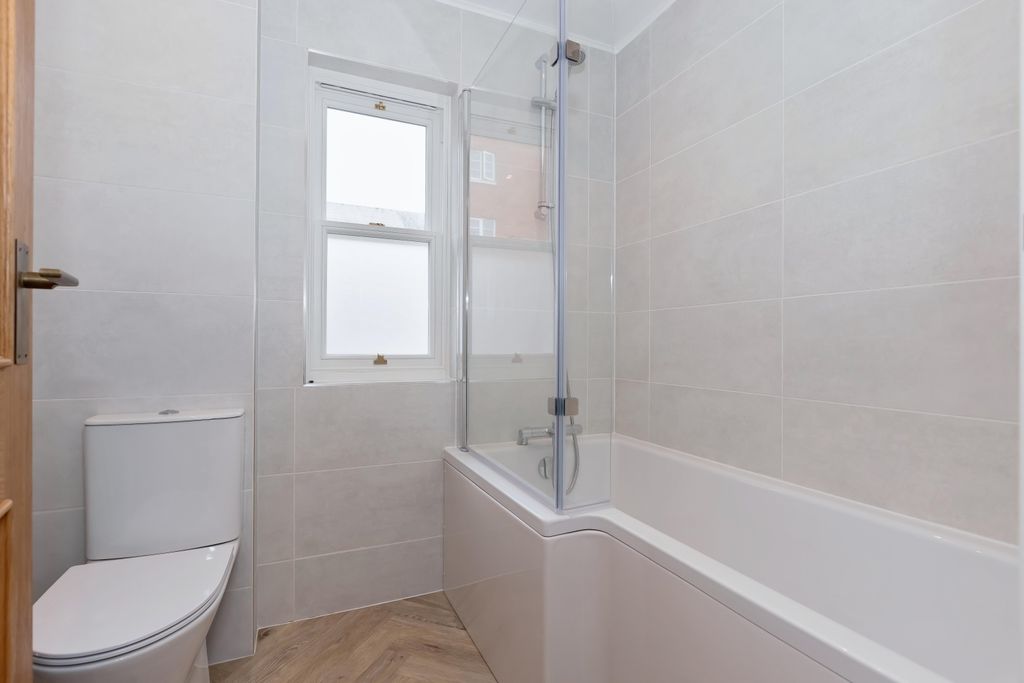 Property photo 3 of 26 Eriswell Rd_5